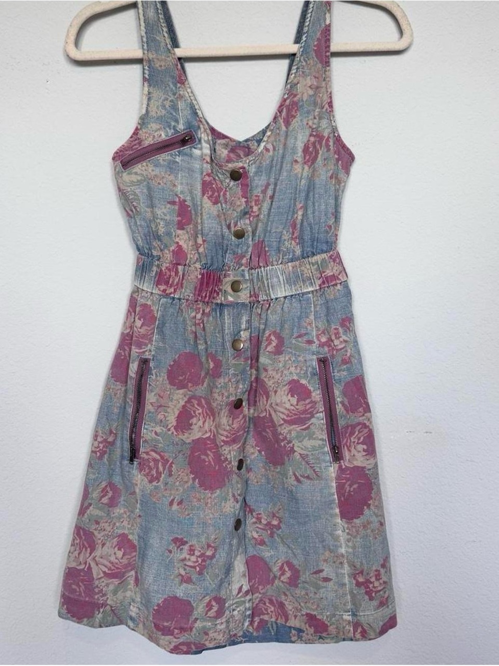 Kimchi Blue Vintage-Inspired Floral Button-Front Denim Dress in Pink Floral